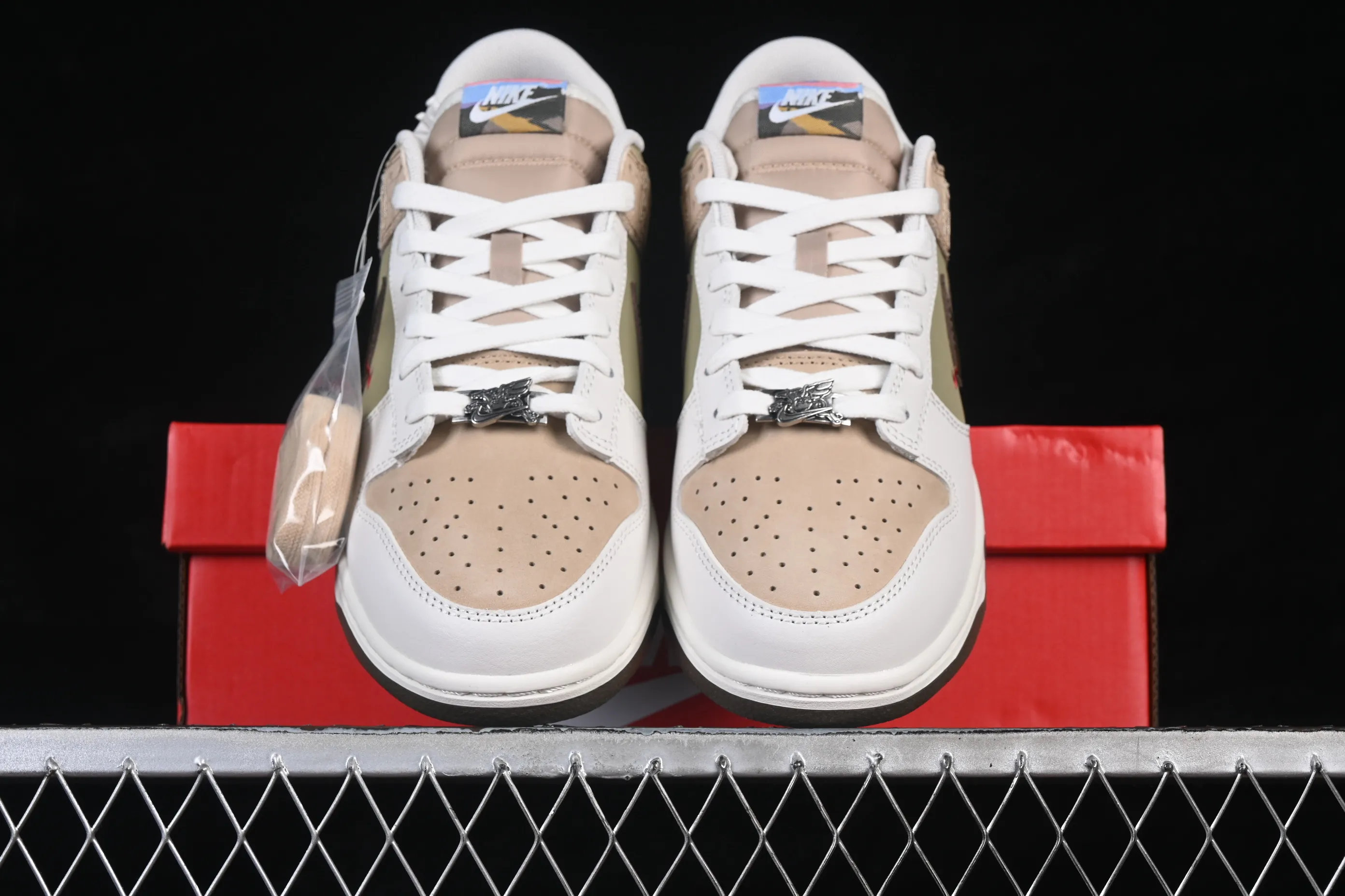 All categories Nk SB Dunk series Nk SB Dunk Low low-top sneakers F version Nike SB Dunk Low Year of the Horse limited low-top casual sneakers IQ1118-220